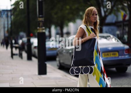 Blanca Miro Scrimieri posing outside the Delpozo runway show during London Fashion Week - Sept 16, 2018 - Photo: Runway Manhattan ***For Editorial Use Only*** | usage worldwide Stock Photo