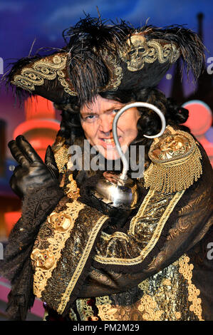 Birmingham Hippodrome, UK. 17th September 2018. Jimmy Osmond as Captain Hook. Peter Pan Pantomime Photocall, The Birmingham Hippodrome, England, UK. 19 December 2018. Pictured is Jimmy Osmond as Captain Hook. The pantomime runs from 19 December 2018 - 27 January 2019. Picture by Simon Hadley/ Alamy Live News. Stock Photo