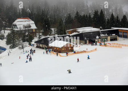 German people do skiing at Ruhestein Skilift, an ideal place for winter sport in Black Forest. Ruhestein Schänke, L401, Baiersbronn, Germany Stock Photo