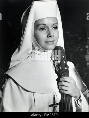 Debbie Reynolds in character for 'The Singing Nun' 1966.   File Reference # 1202 002THA © JRC /The Hollywood Archive - All Rights Reserved Stock Photo