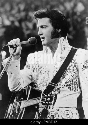 Elvis presley 1972 Black and White Stock Photos & Images - Alamy