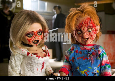 Film Still from 'Seed of Chucky' Chucky, Tiffany Photo Credit: Rolf Konow © 2004 Rogue Pictures  File Reference # 30735809THA  For Editorial Use Only -  All Rights Reserved Stock Photo