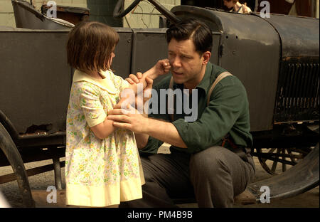 Film Still from 'Cinderella Man' Ariel Waller, Russell Crowe Stock Photo