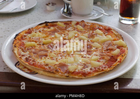 ham and pineapple pizza, Hawaiian Stock Photo