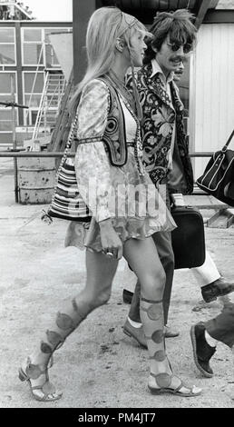 Beatle George Harrison and wife Pattie Boyd, August1967. File Reference #1013 037 THA © JRC /The Hollywood Archive - All Rights Reserved. Stock Photo