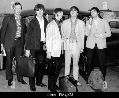 Beatles George Harrison, Ringo Starr, John Lennon and Paul McCartney with their manager Brian Epstein,1966. File Reference #1013 089 THA © JRC /The Hollywood Archive - All Rights Reserved.