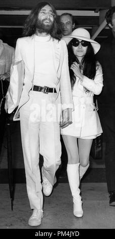 Beatle John Lennon and Yoko Ono,1969. File Reference #1013 102 THA © JRC /The Hollywood Archive - All Rights Reserved. Stock Photo