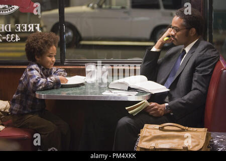 Studio Publicity Still from 'The Pursuit of Happyness' Jaden Smith, Will Smith © 2006 Columbia Pictures Photo credit: Zade Rosenthal   File Reference # 307372574THA  For Editorial Use Only -  All Rights Reserved Stock Photo