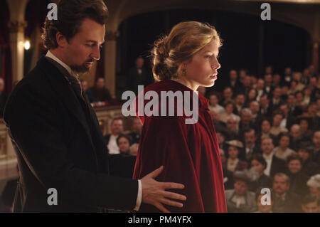 Film Still / Publicity Still from 'The Illusionist' Edward Norton, Jessica Biel © 2006 Yari Film Group Photo Credit: Glen Wilson   File Reference # 30737418THA  For Editorial Use Only -  All Rights Reserved Stock Photo