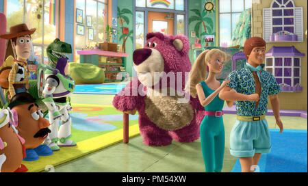 'TOY STORY 3'   (L-R) Mrs. Potato Head, Mr. Potato Head, Woody, Rex, Buzz Lightyear, Lots-O'-Huggin' Bear, Barbie, Ken  © Disney/Pixar.  All Rights Reserved. Stock Photo