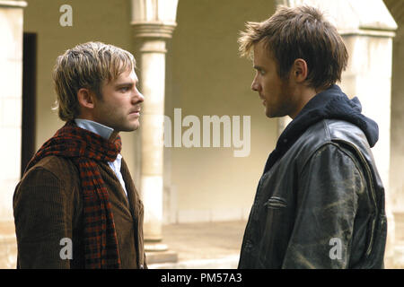 Studio Publicity Still from 'Lost' Dominic Monaghan, Neil Hopkins 2004   File Reference # 307351643THA  For Editorial Use Only -  All Rights Reserved Stock Photo