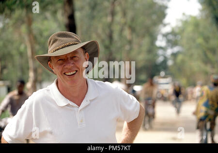 Film Still from 'Hotel Rwanda' Terry Goerge © 2004 United Artists Photo Credit: Blid Alsbirk  File Reference # 30735274THA  For Editorial Use Only -  All Rights Reserved Stock Photo