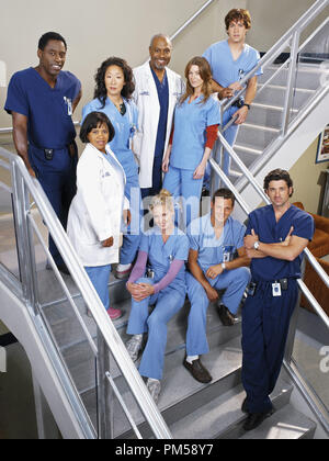 Studio Publicity Still from 'Grey's Anatomy' Isaiah Washington, Chandra Wilson, Sandra Oh, James Pickens Jr., Ellen Pompeo, T.R. Knight, Katherine Heigl, Justin Chambers, Patrick Dempsey 2005 Photo by Frank Ockenfels   File Reference # 307362002THA  For Editorial Use Only -  All Rights Reserved Stock Photo