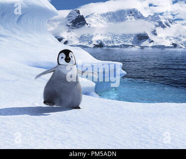 Studio Publicity Still from 'Happy Feet' Mumble © 2006 Warner   File Reference # 307371803THA  For Editorial Use Only -  All Rights Reserved Stock Photo