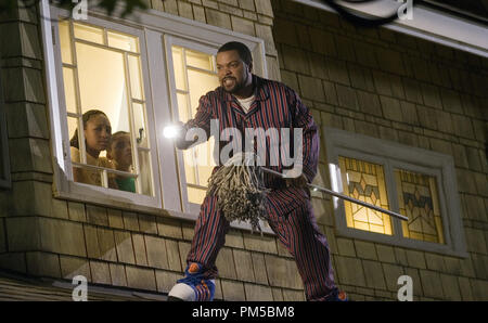 Studio Publicity Still from 'Are We Done Yet?' Aleisha Allen, Philip Daniel Bolden, Ice Cube © 2007 Columbia Pictures Photo credit: Rob McEwan    File Reference # 30738704THA  For Editorial Use Only -  All Rights Reserved Stock Photo