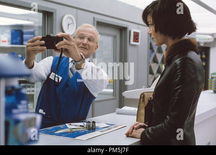 Film Still / Publicity Still from "One Hour Photo" Robin Williams, Connie Nielsen © 2002 Fox Searchlight Pictures Photo Credit: Francois Duhamel Stock Photo