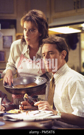 Film Still / Publicity Stills from "Malcolm in the Middle" Episode: 'Red  Dress' Jane Kaczmarek, Bryan Cranston January 23, 2000 Photo Credit: Saeed  Adyani File Reference # 30846386THA For Editorial Use Only - All Rights  Reserved Stock Photo - Alamy