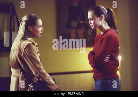 Film Still / Publicity Still from 'Gilmore Girls' (Episode: It Should've Been Lorelai) Liza Weil, Alexis Bledel  2001 Photo credit: Ron Batzdorff    File Reference # 308471009THA  For Editorial Use Only -  All Rights Reserved Stock Photo