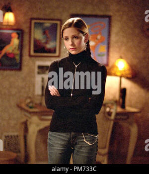 Film Still / Publicity Still from 'Buffy The Vampire Slayer' Sarah Michelle Gellar 2001 File Reference # 308471301THA  For Editorial Use Only -  All Rights Reserved Stock Photo