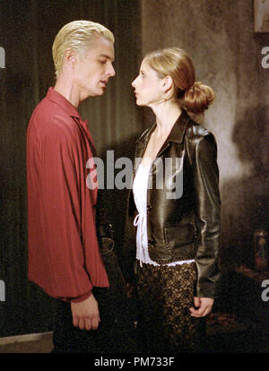 Film Still / Publicity Still from 'Buffy The Vampire Slayer' James Marsters, Sarah Michelle Gellar 2001 File Reference # 308471304THA  For Editorial Use Only -  All Rights Reserved Stock Photo