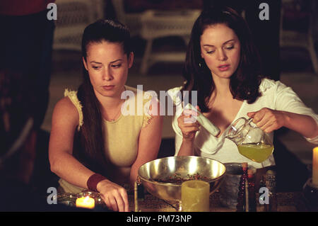 Studio Publicity Still from 'Charmed' Holly Marie Combs, Alyssa Milano 2001 Photo credit: Byron J. Cohen   File Reference # 308471715THA  For Editorial Use Only -  All Rights Reserved Stock Photo