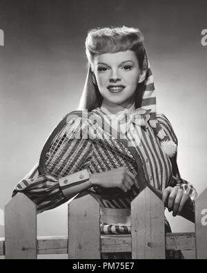 Judy Garland, 'Meet Me in St. Louis' 1944 MGM   File Reference # 30928 527THA Stock Photo