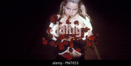 Film Still / Publicity Still from 'American Beauty' Mena Suvari © 1999 DreamWorks    File Reference # 30973053THA  For Editorial Use Only -  All Rights Reserved Stock Photo