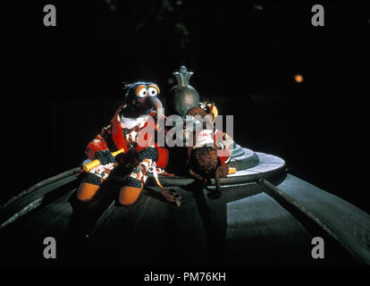 Film Still / Publicity Still from 'Muppets from Space' Gonzo, Rizzo the Rat © 1999 Columbia Pictures Photo Credit: James Bridges    File Reference # 30973440THA  For Editorial Use Only -  All Rights Reserved Stock Photo