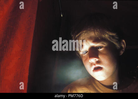 Film Still / Publicity Still from 'The Sixth Sense' Haley Joel Osment © 1999 Hollywood Pictures Photo Credit: Ron Phillips   File Reference # 30973796THA  For Editorial Use Only -  All Rights Reserved Stock Photo