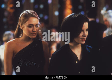 Film Still from 'The Last Days of Disco' Chloe Sevigny, Kate Beckinsale © 1998 Gramercy Photo Credit: David Lee  File Reference # 30996154THA  For Editorial Use Only -  All Rights Reserved Stock Photo