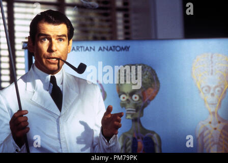 Film Still from 'Mars Attacks!' Pierce Brosnan © 1996 Warner Brothers Photo Credit: Bruce Talamon  File Reference # 31042409THA  For Editorial Use Only - All Rights Reserved Stock Photo