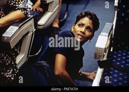 Halle Berry / Executive Decision / 1996 / directed by Stuart Baird ...