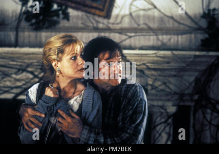 Film Still from 'Jumanji' Bonnie Hunt, Robin Williams © 1995 TriStar Pictures Photo Credit: Rob McEwan   File Reference # 31043284THA  For Editorial Use Only - All Rights Reserved Stock Photo