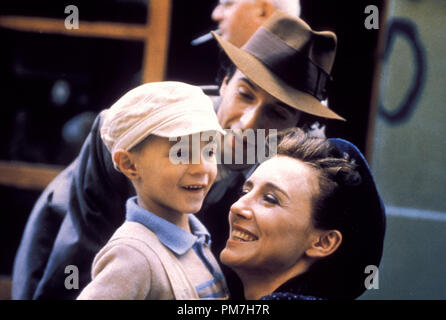 Roberto Benigni, Giorgio Cantarini & Nicoletta Braschi Film: Life Is 