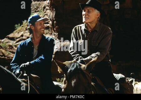 Film Still from 'City Slickers II: The Legend of Curly's Gold' Billy Crystal, Jack Palance © 1994 Castle Rock Photo Credit: Bruce McBroom   File Reference # 31129388THA  For Editorial Use Only - All Rights Reserved Stock Photo