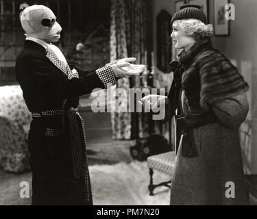 Claude Rains and Gloria Stuart, 'The Invisible Man' 1930 Universal  File Reference # 31202 620THA Stock Photo