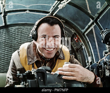 Studio publicity film still from 'Catch-22' Alan Arkin 1970 Paramount   File Reference # 31202 911THA Stock Photo