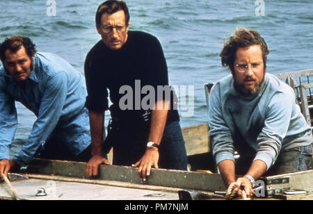 Studio publicity film still from 'Jaws' Robert Shaw, Roy Scheider, Richard Dreyfuss 1975 Universal   File Reference # 31202 966THA Stock Photo