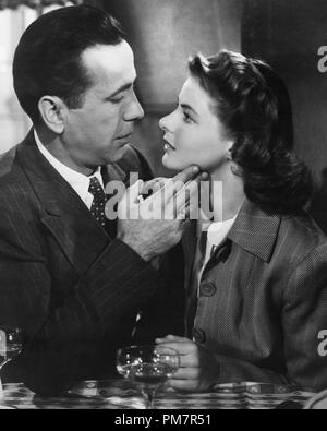 Studio Publicity Still: 'Casablanca'  Humphrey Bogart, Ingrid Bergman  1942 Warner    File Reference # 31386 1142THA Stock Photo