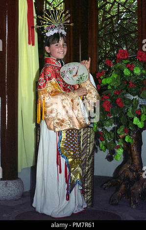Traditional Deluxe Claudia Bavarian Costume | Smiffys.com.au – Smiffys  Australia