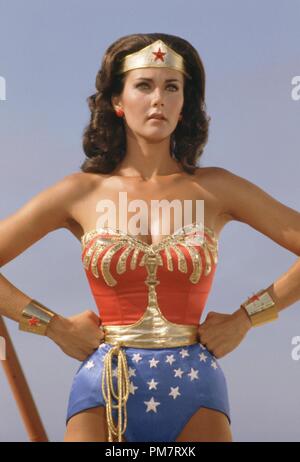 Lynda Carter, 'The New Adventures of Wonder Woman' circa 1976.  File Reference # 31386 477 Stock Photo