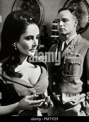 (Archival Classic Cinema - Elizabeth Taylor Retrospective) Elizabeth Taylor and Marlon Brando,'Reflections in a Golden Eye' 1967 Warner  File Reference # 31559 025THA Stock Photo