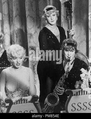Marilyn Monroe, Tony Curtis and Jack Lemmon, "Some Like It Hot" 1959  File Reference # 31479 123THA Stock Photo