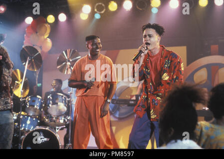 Film still or Publicity still from 'Class Act' Christopher 'Play' Martin, Christopher 'Kid' Reid © 1992 Warner Brothers  All Rights Reserved   File Reference # 31487 055THA  For Editorial Use Only Stock Photo