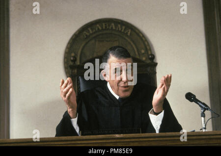 Film still or Publicity still from 'My Cousin Vinny' Fred Gwynne © 1992 20th Century Fox Photo Credit: Ben Glass All Rights Reserved   File Reference # 31487 159THA  For Editorial Use Only Stock Photo