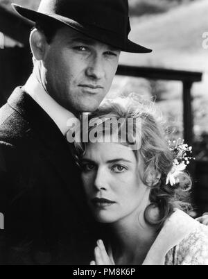 Film still or Publicity still from 'Winter People' Kurt Russel and Kelly McGillis © 1989 Columbia All Rights Reserved   File Reference # 31623012THA  For Editorial Use Only Stock Photo