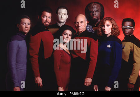 Film still or Publicity still from 'Star Trek: Next Generation' Will Wheaton, Brent Spiner, Jonathan Frakes, Levar Burton, Patrick Stewart, Marina Sirtis, Michael Dorn and Gates McFadden, circa 1989 All Rights Reserved   File Reference # 31623057THA  For Editorial Use Only Stock Photo