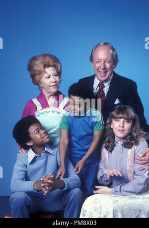 Studio Publicity Still from 'Diff'rent Strokes' Todd Bridegs, Gary Coleman, Conrad Bain, Dana Plato, Charlotte Rae 1979 All Rights Reserved  File Reference # 31718141THA  For Editorial Use Only Stock Photo