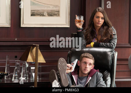 GENESIS RODRIGUEZ and JAMIE BELL star in MAN ON A LEDGE Stock Photo