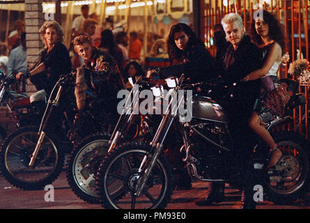 Studio Publicity Still from 'The Lost Boys' Brooke McCarter, Alex Winter, Billy Wirth, Kiefer Sutherland, Jami Gertz © 1987 Warner   All Rights Reserved   File Reference # 31697061THA  For Editorial Use Only Stock Photo